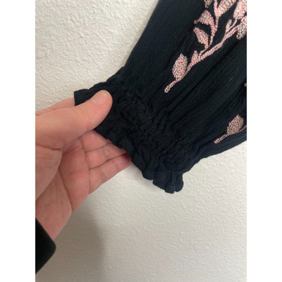 American Eagle Outfitters Sz S Off The Shoulders Blouse Black Floral Embroidered - Picture 12 of 12